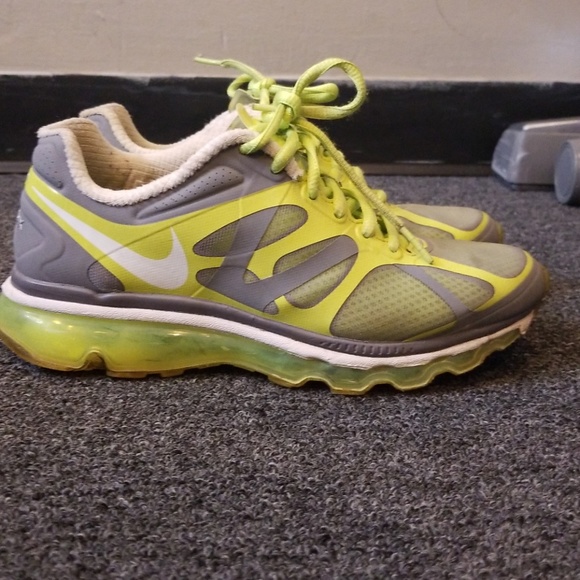 Air Max Nike w/ Infinity Scarf. - Picture 3 of 6